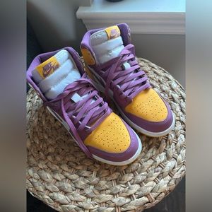 Air Jordan 1 retro “brotherhood” boys 6.5Y